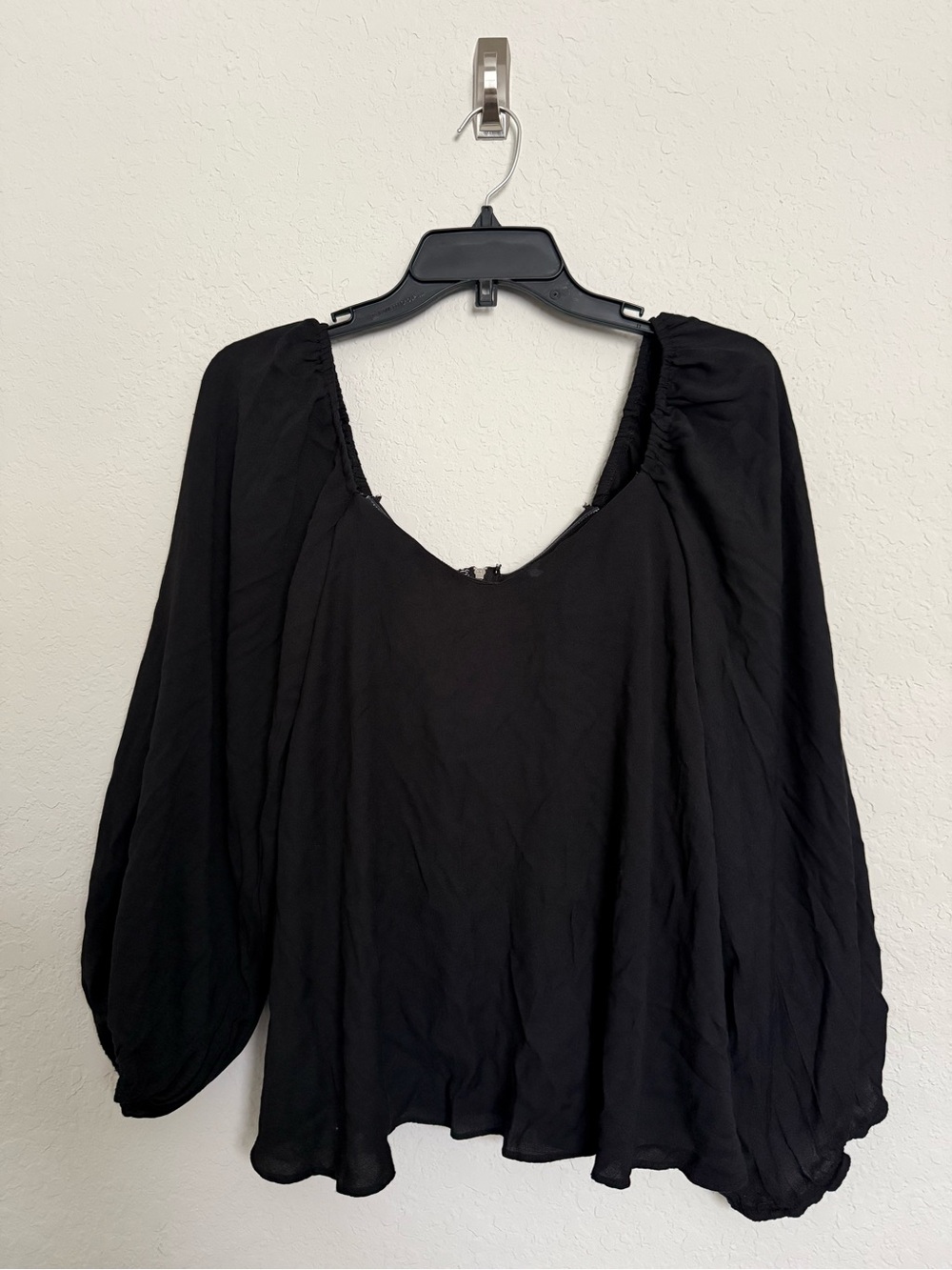 Tuckernuck Pomander Place Black Balloon Sleeve Flowy Blouse Size XS Preppy